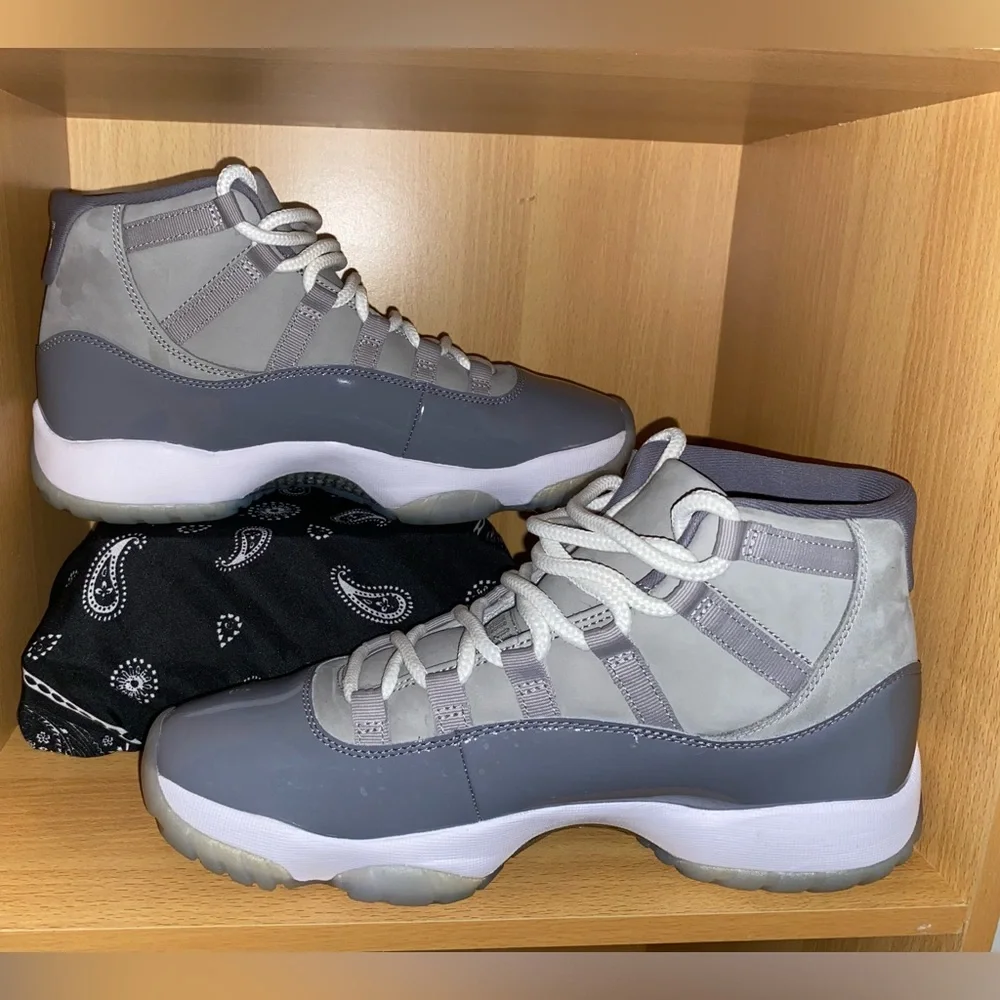 Men’s Size 9.5 “Cool Grey” Air Jordan 11s For Sale - Picture 3 of 9